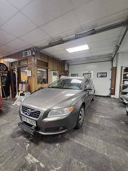 Volvo V70 5 of 5