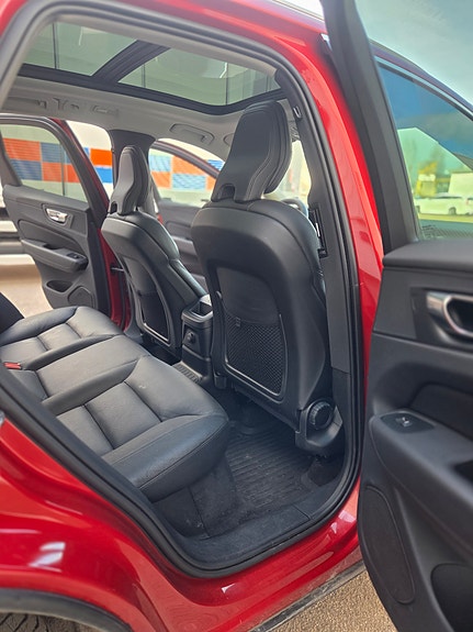 Volvo XC60 7 of 19