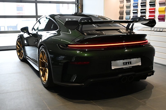 Porsche 911 GT3 4 of 5