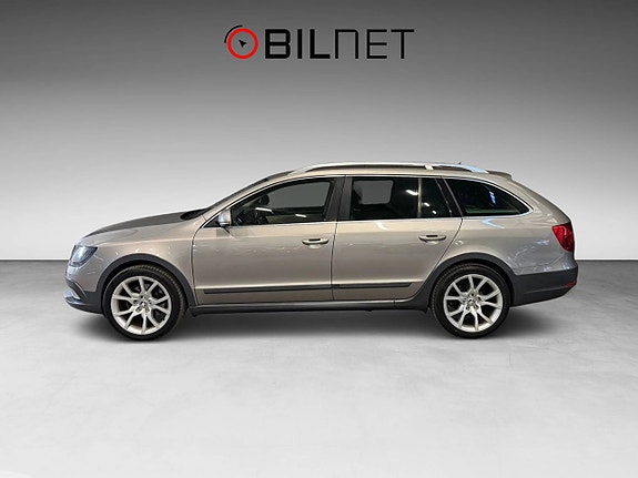 Skoda Superb 2 of 5