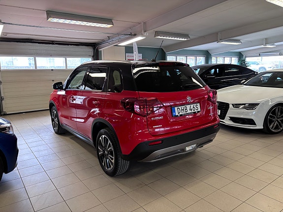 Suzuki Vitara 2 of 18