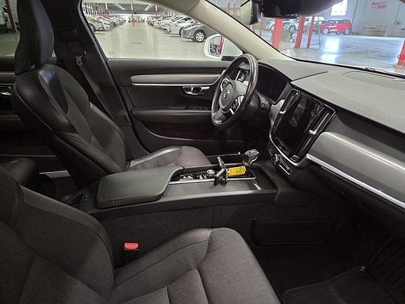 Volvo V90 4 of 5