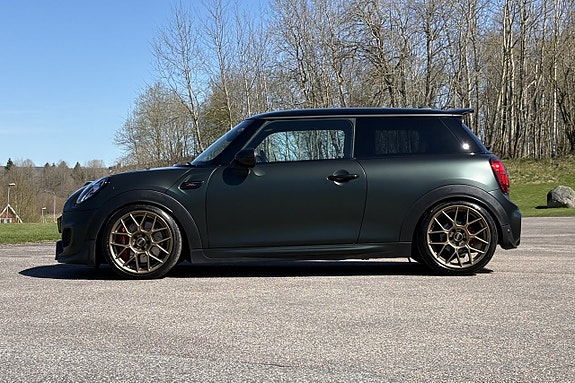 MINI John Cooper Works 3 of 5