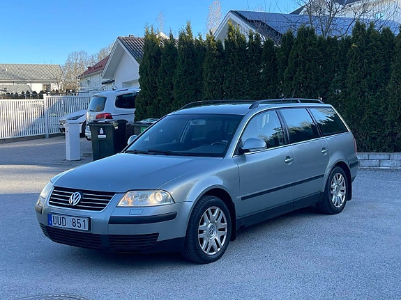 Volkswagen Passat 2 of 5