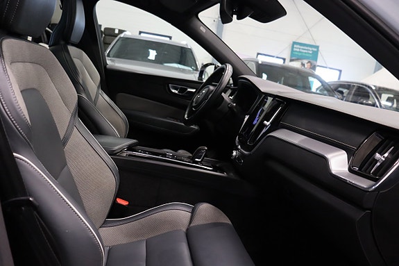 Volvo XC60 11 of 29