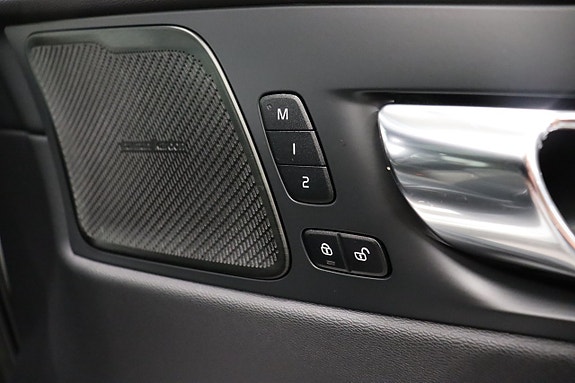 Volvo XC60 23 of 29
