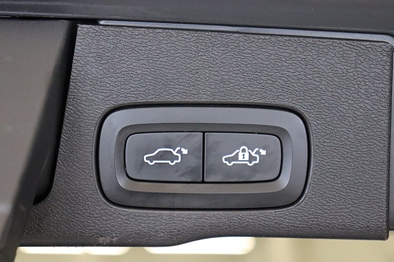Volvo XC60 8 of 29