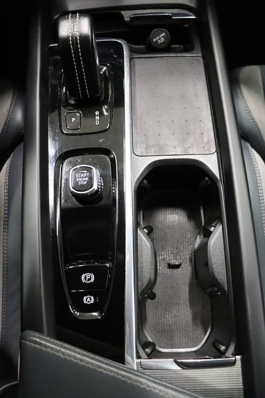 Volvo XC60 17 of 29