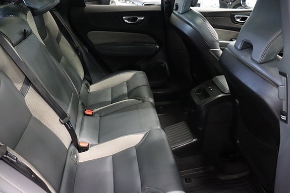 Volvo XC60 13 of 29