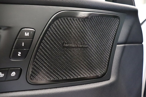 Volvo XC60 22 of 29