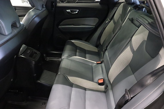 Volvo XC60 12 of 29