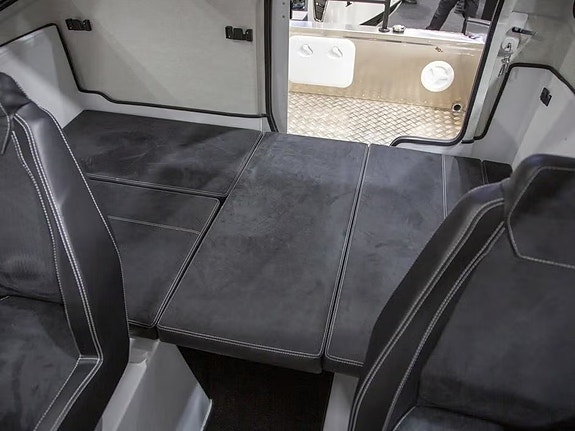 Silver Seahawk Cabin 2026 / Yamaha F200 V-Max 6 of 8