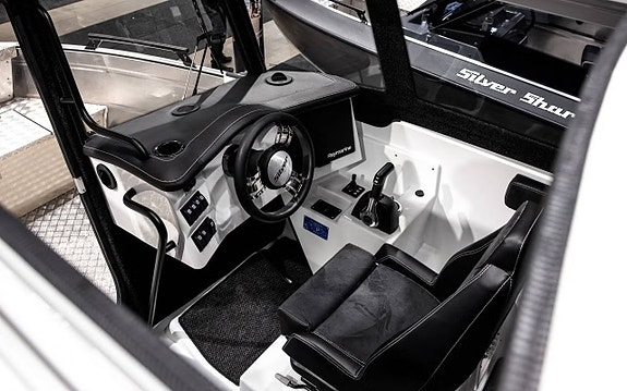 Silver Seahawk Cabin 2026 / Yamaha F200 V-Max 2 of 8