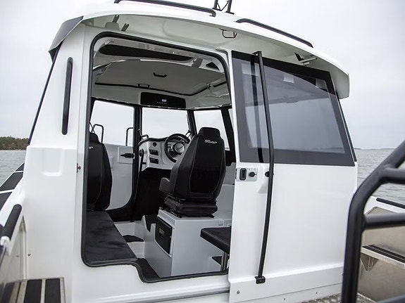 Silver Seahawk Cabin 2026 / Yamaha F200 V-Max 8 of 8