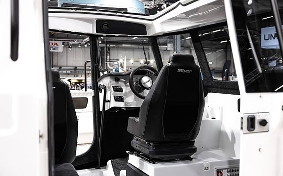Silver Seahawk Cabin 2026 / Yamaha F200 V-Max 5 of 8