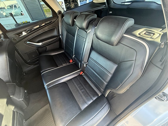 Ford Mondeo 10 of 15