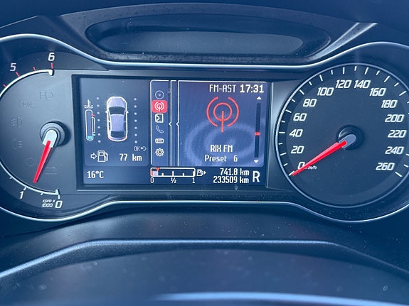 Ford Mondeo 14 of 15