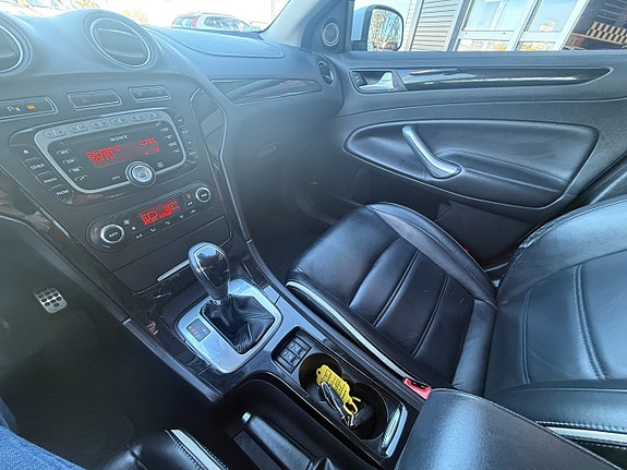 Ford Mondeo 15 of 15