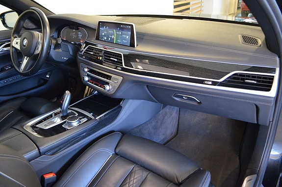 BMW 740d 25 of 28