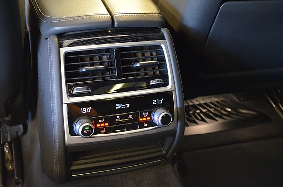BMW 740d 20 of 28