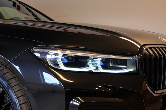 BMW 740d 27 of 28