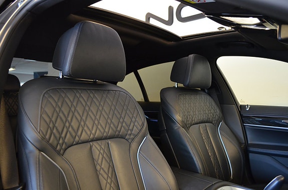 BMW 740d 3 of 5