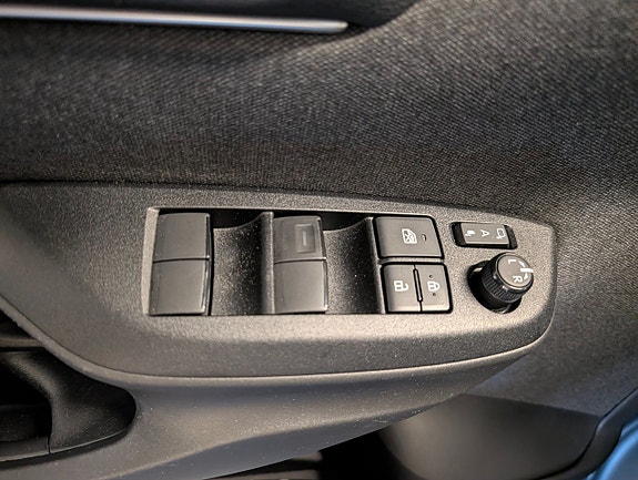 Toyota Yaris 12 of 21