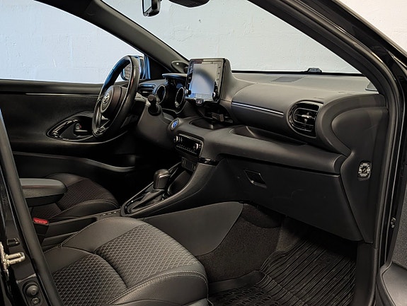 Toyota Yaris 13 of 21