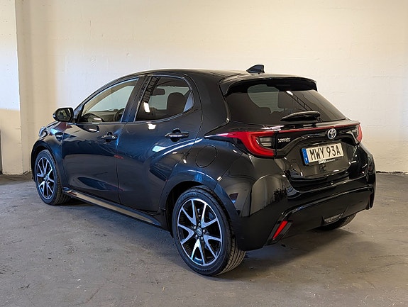 Toyota Yaris 8 of 21