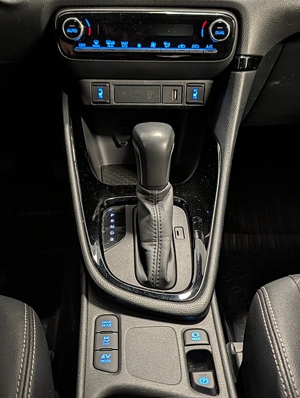 Toyota Yaris 11 of 21