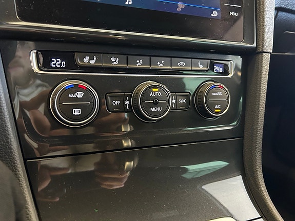 Volkswagen Golf Alltrack 22 of 28