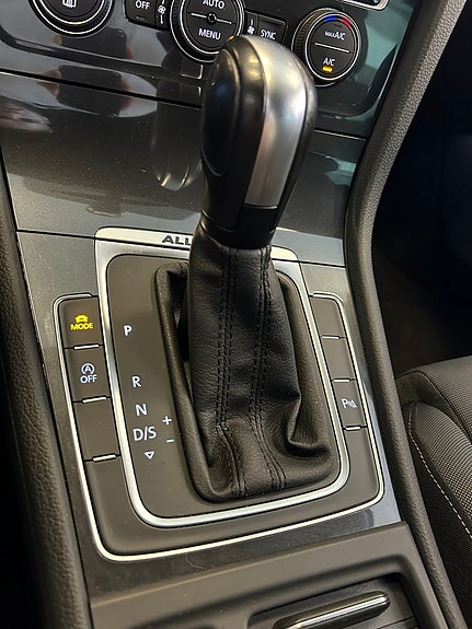 Volkswagen Golf Alltrack 23 of 28