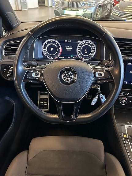 Volkswagen Golf Alltrack 15 of 28
