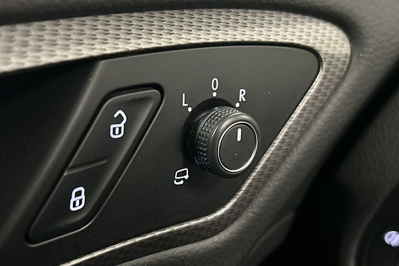 Volkswagen Golf Alltrack 25 of 28
