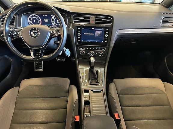 Volkswagen Golf Alltrack 13 of 28