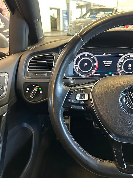 Volkswagen Golf Alltrack 16 of 28