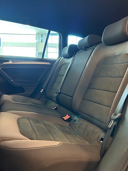 Volkswagen Golf Alltrack 14 of 28