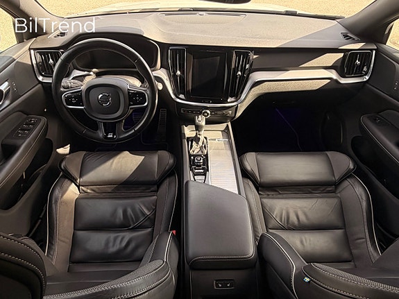 Volvo V60 9 of 30