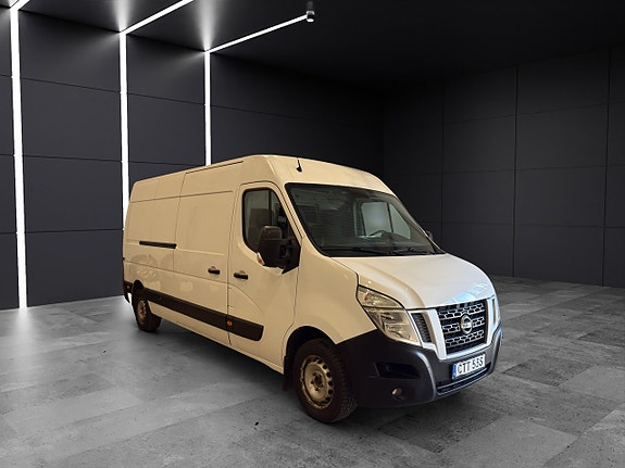 Nissan NV400 8 of 20