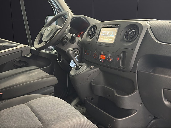 Nissan NV400 13 of 20