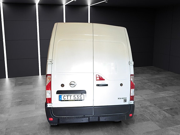 Nissan NV400 5 of 5