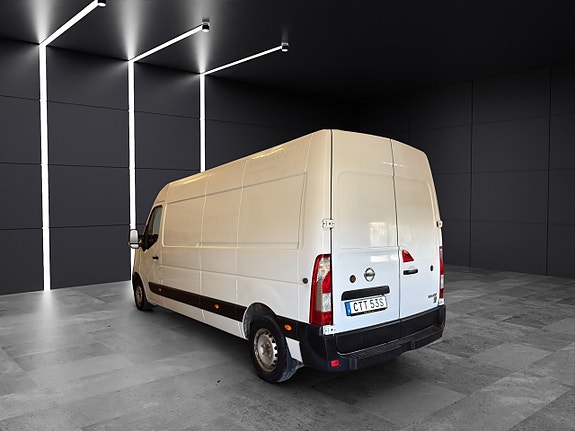 Nissan NV400 4 of 5