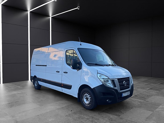 Nissan NV400 5 of 18