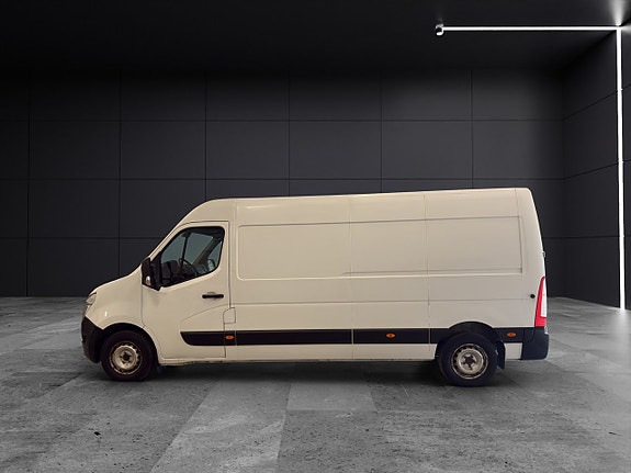 Nissan NV400 3 of 5