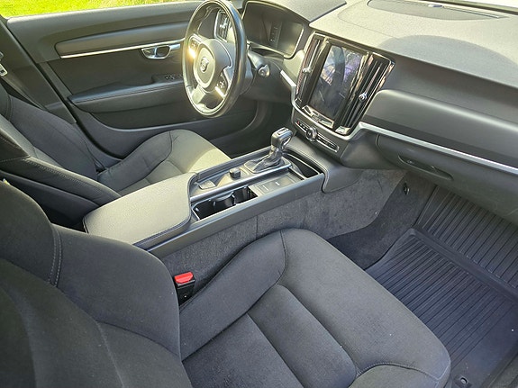 Volvo V90 Cross Country 7 of 9