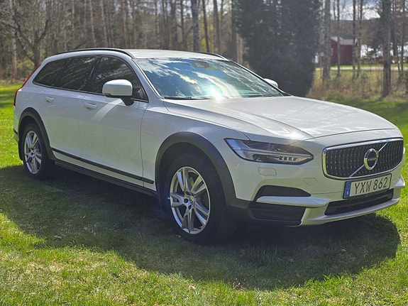Volvo V90 Cross Country 4 of 5