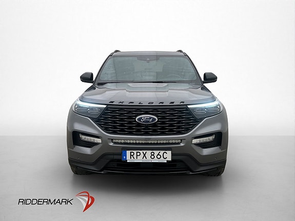 Ford Explorer 2 of 5