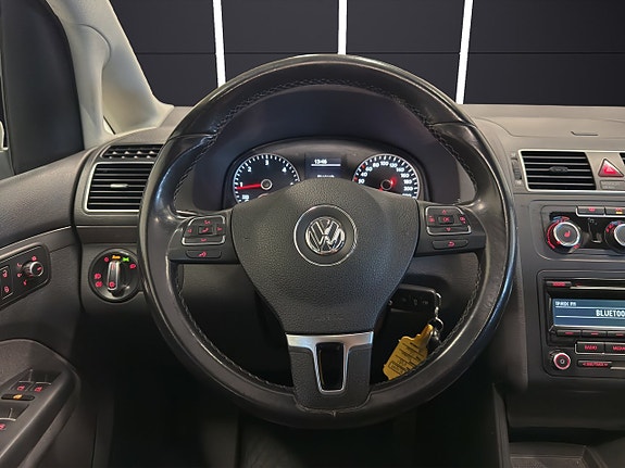 Volkswagen Touran 14 of 30