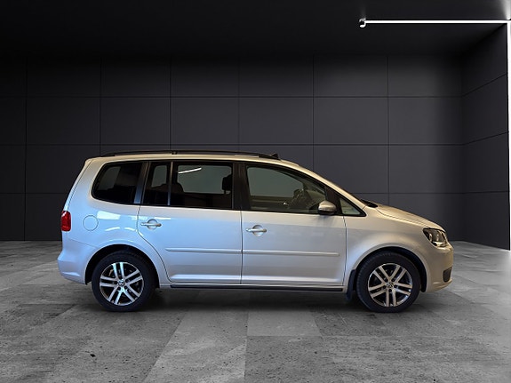 Volkswagen Touran 6 of 30
