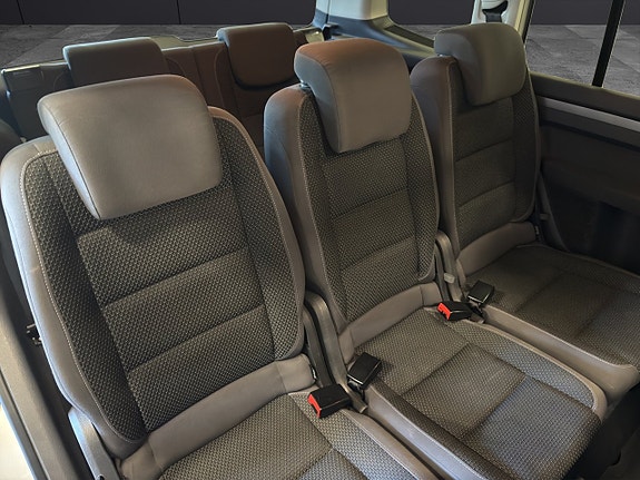 Volkswagen Touran 11 of 30